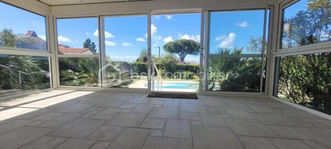   MAISON 4 PIECES, GARAGE, PISCINE SUR TERRAIN DE 713 M2 Maison - 4 pi�ce(s) - 100 m�