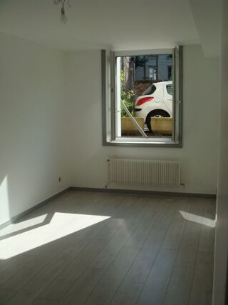  Appartement à louer 3 pièces 72 m²