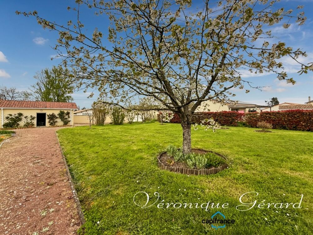Maison en pierre de 121 M² avec 3 chambres, possibilité 4 , le tout sur 1449 M² de terrain