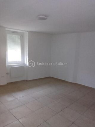 Immeuble à vendre 15 + pièces 333 m²