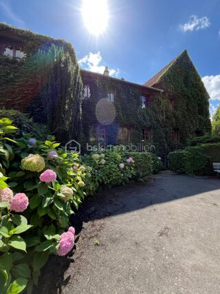  Proprit/chteau  vendre 10 pices 750 m