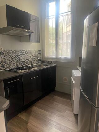 Appartement à louer 3 pièces 81 m²