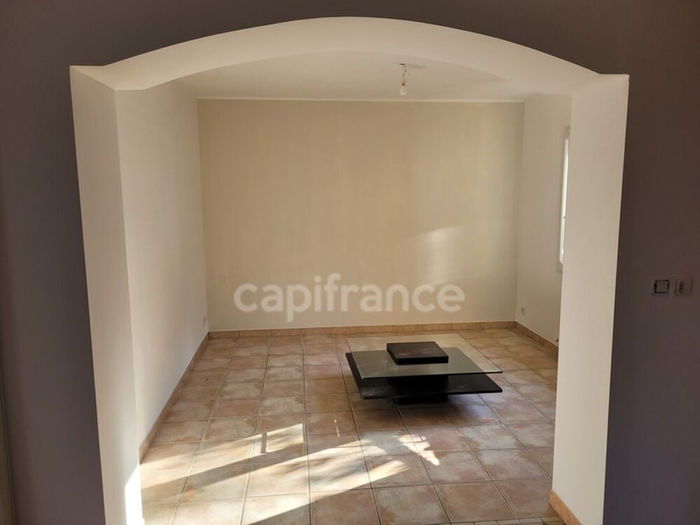 Dpt Gironde (33), A vendre belle MAISON 5 pièces de 175 m² sur terrain de 1150 m² à MARSAS (proche de Saint-André-de-Cubzac)