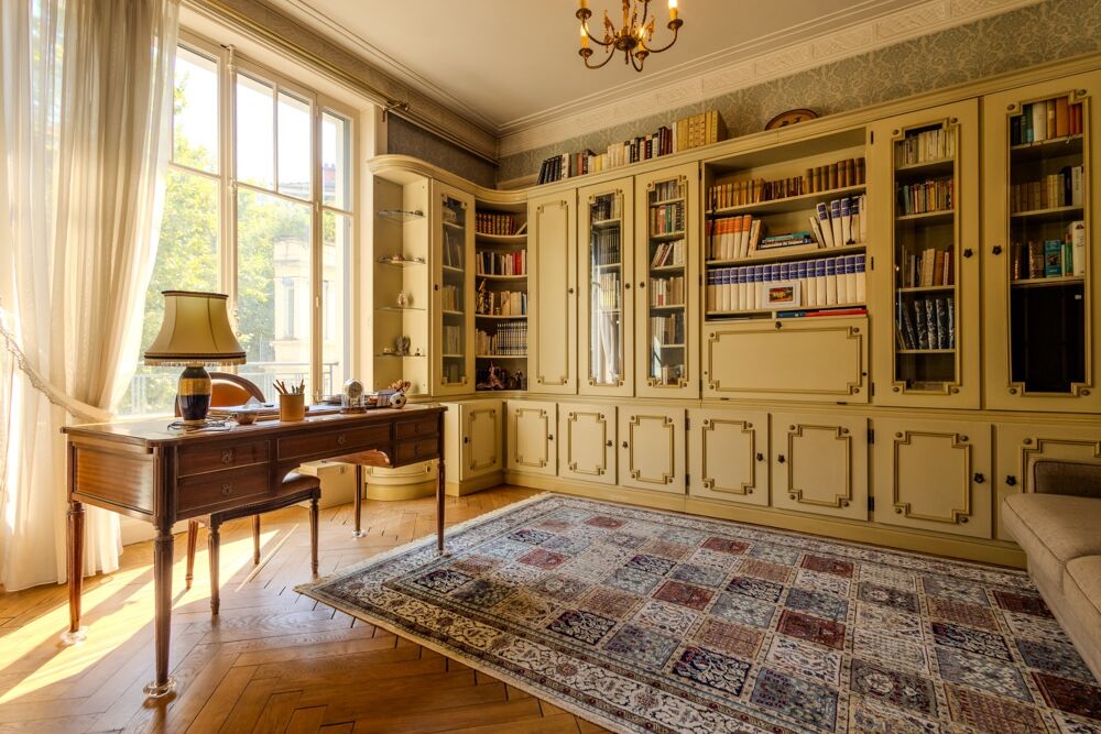 Vente Appartement ***VISITE VIRTUELLE DISPONIBLE SUR DEMANDE...LYON 6e…BOULEVARD DES BELGES…APPARTEMENT BOURGEOIS 193 M² À RÉINVENTER…BALCON…ASCEN Lyon 6