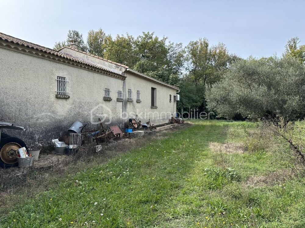 Vente Maison Maison plain-pied 120m² habitable sur 1896m² de terrains, 3 chambres Montfrin