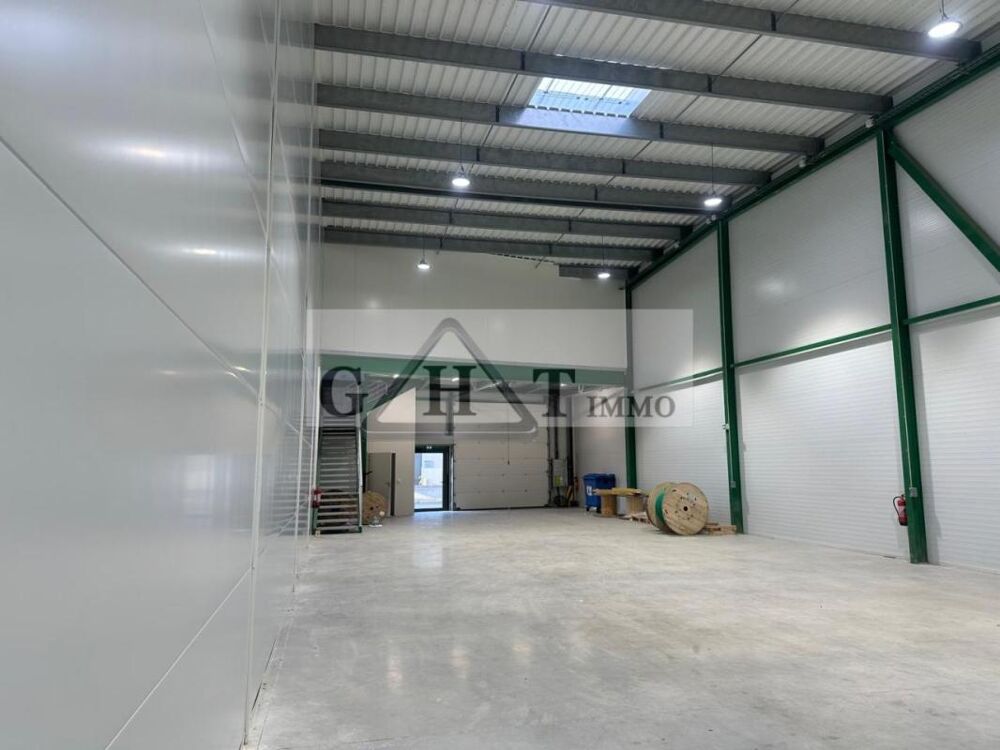   ENTREPOT/ BUREAU A LOUER BERNES-SUR-OISE 