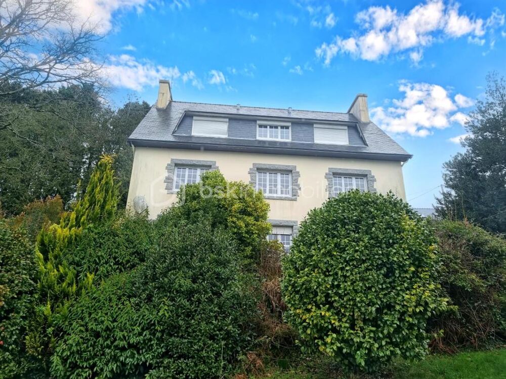 Vente Maison ELLIANT – Proche centre - Maison de 270 m2 sur près de 3000 m2 de terrain Elliant