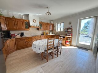  Propriété/château à vendre 7 pièces 155 m²