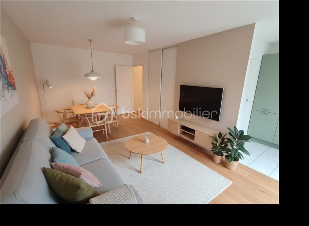 Nice Ouest  2 pièces avec balcon et parking en sous-sol