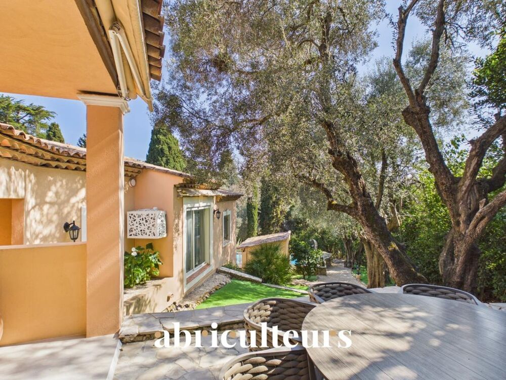 Villa d'exception 313m2 aperçu mer, autonome en énergie, piscine et appartement invités