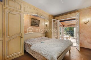  Villa à vendre 5 pièces 216 m²