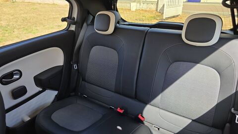 Twingo 0.9 TCe 90 EDC6 Cosmic 2015 occasion 89100 Sens