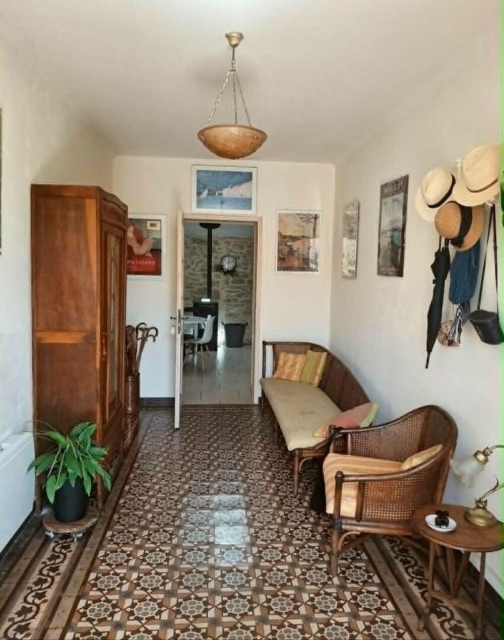 Maison en pierre rénovée de 180 m² - 5 chambres, piscine et dépendance