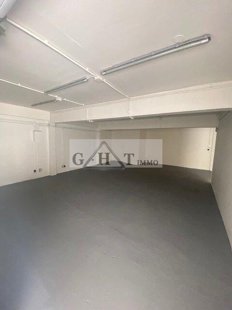 ENTREPOT  DE 100M2 A LOUER AU LILAS 2500 93260 Les lilas