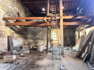  Immeuble à vendre 5 pièces 240 m²