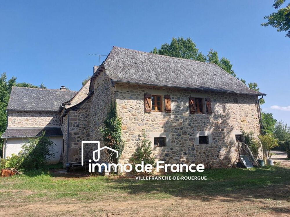 Vente Propriété/Château ancien corps de ferme T5 sur terrain de 27638m² avec 2 chevaux Maleville