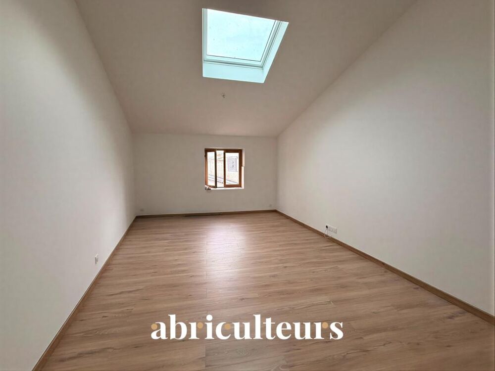 Charmante maison de village entièrement rénovée de 80m² à Rognes 13840
