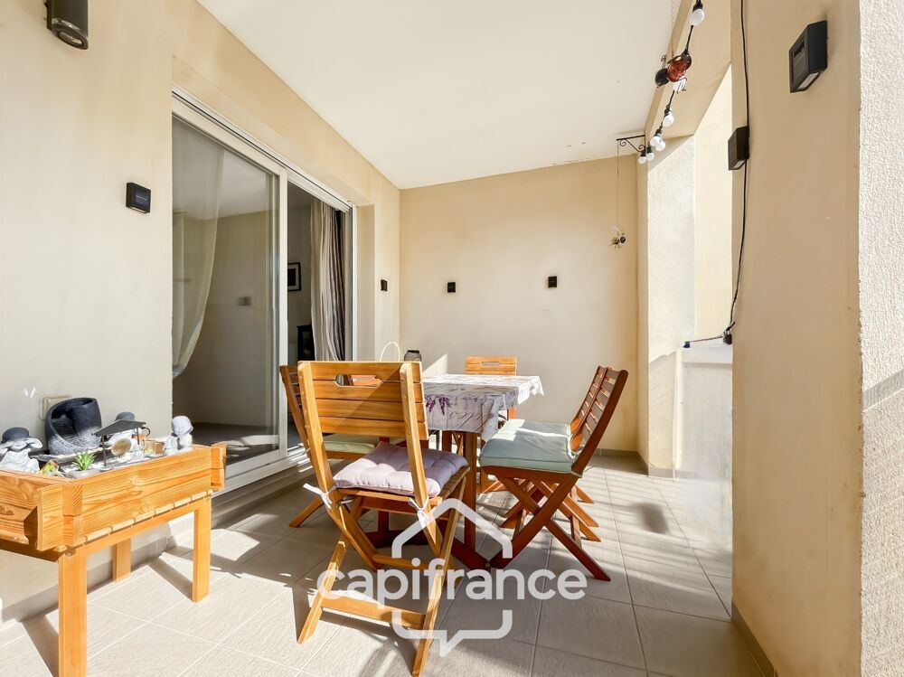 Appartement 40m2 rénové et climatisé, en rez de jardin , une chambre et sa salle de douche, sa terrasse couverte ,, piscine rési
