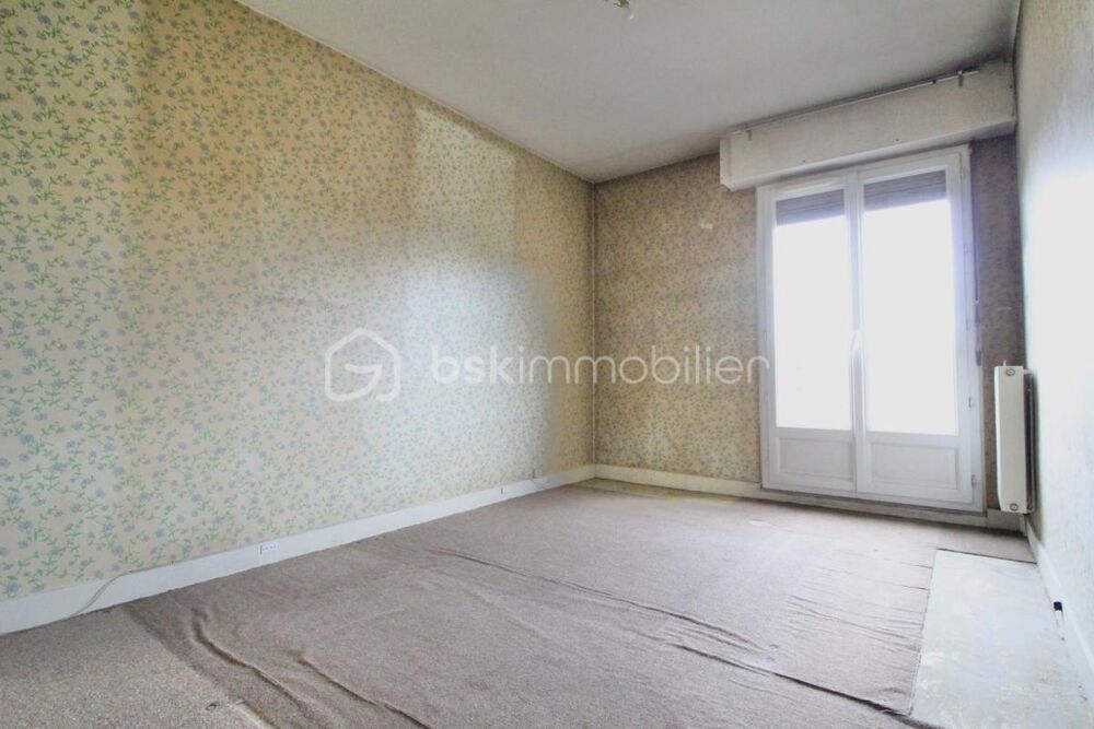 Appartement à rafraichir avec terrasse privée