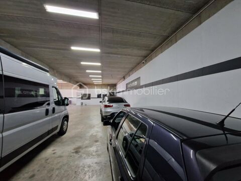   À LOUER – ENTREPÔT / LOCAL D'ACTIVITÉ 250 m² 