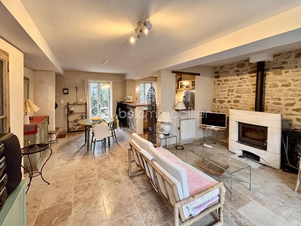 Belle maison de village restaurée avec soins en Drôme Provençale