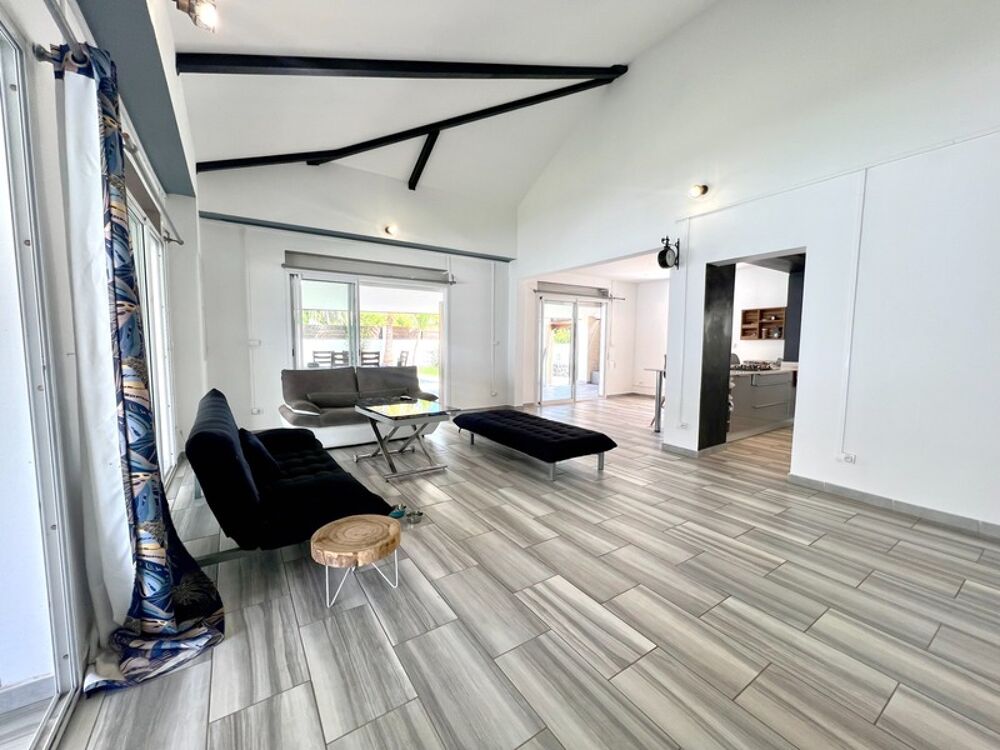 Maison à vendre 6 pièces SAINT GILLES LES BAINS (974)