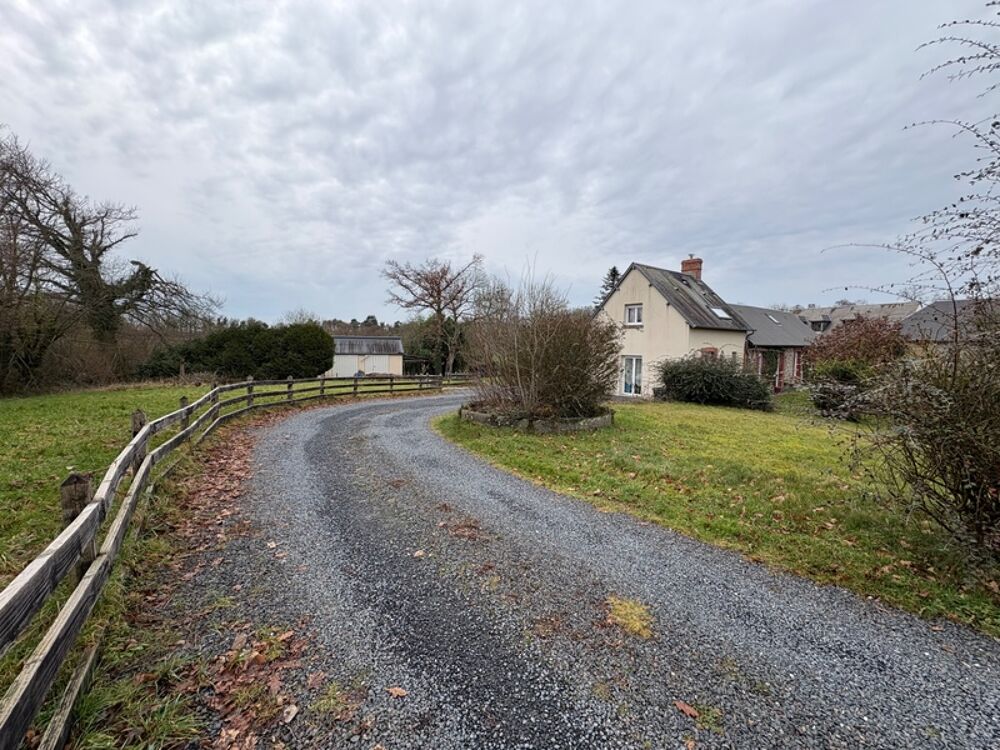 ? Maison familiale avec 4 chambres  3 480 m² de terrain clos  Double garage  Canisy (50)