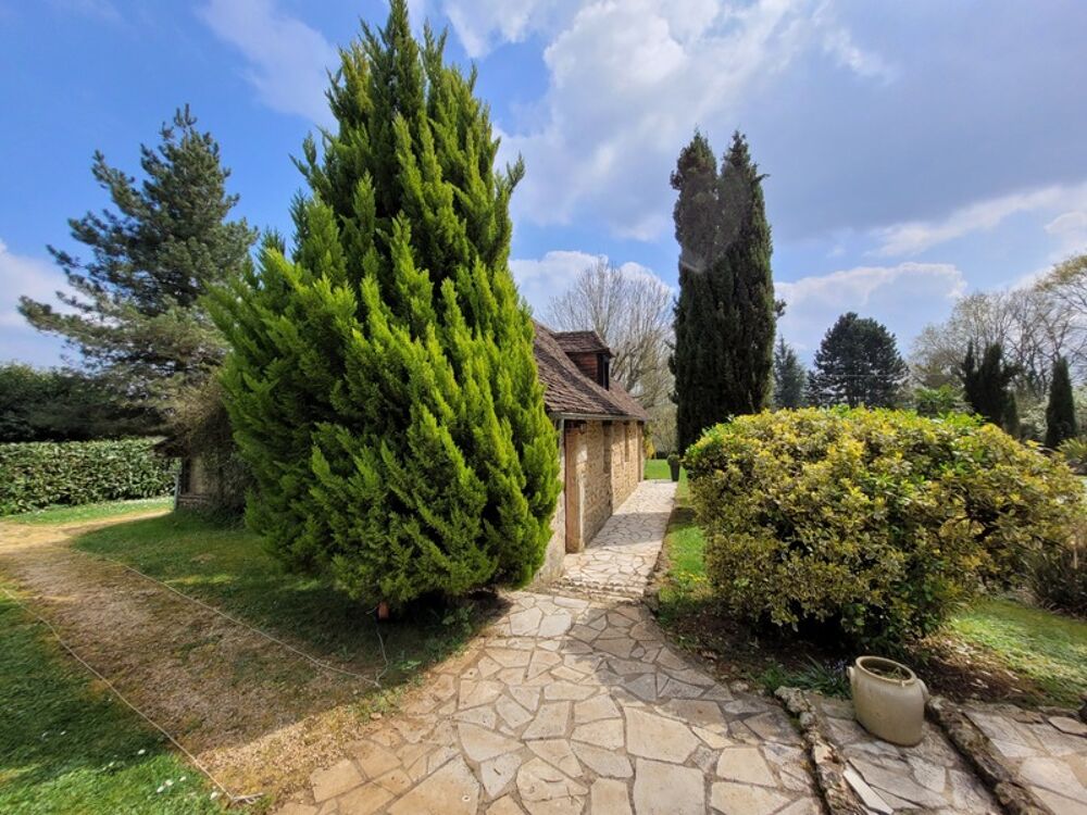 à vendre  Propriété/château La Douze (24330)
