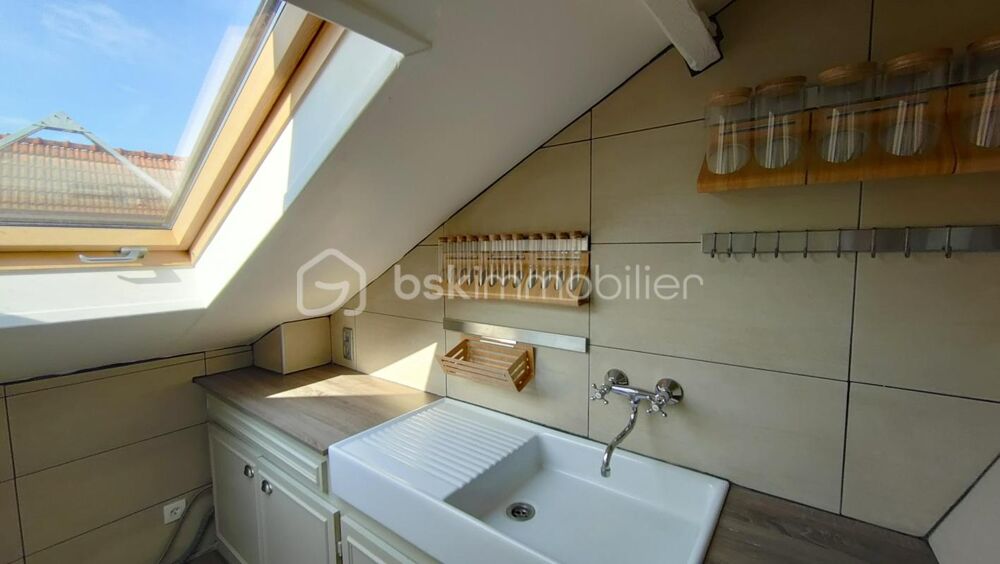 CHARME DE L'ANCIEN / SOUS LES TOITS  2 PIÈCES DE 37,2 m²