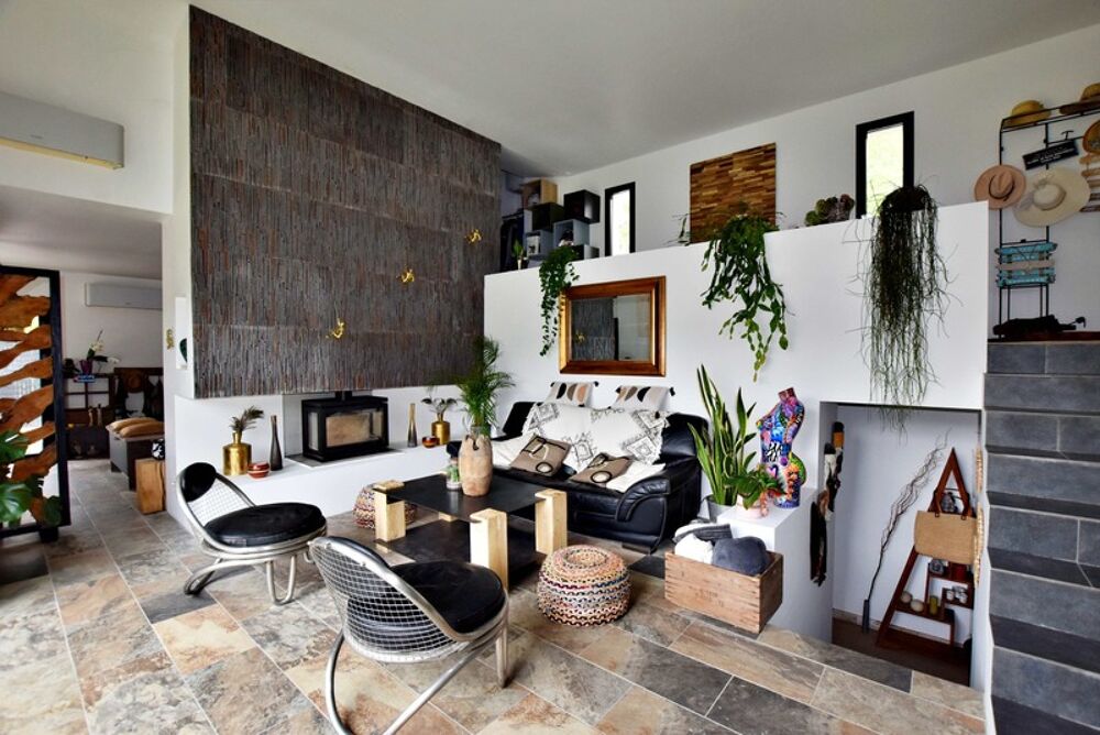 Vente Maison SOLLIES TOUCAS (83) - MAISON COUP DE COEUR DE 150 M² 6 PIECES - VUE IMPRENABLE - ATYPIQUE LUMINEUSE ET AU CALME Sollies toucas