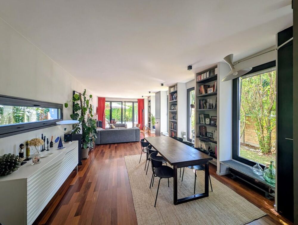Vente Maison Au calme lumineuse maison non mitoyenne avec jardin, piscine et stationnement Bordeaux