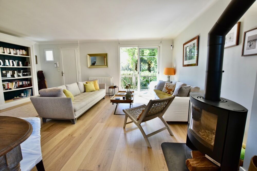 Ensemble immobilier dans quartier résidentiel !