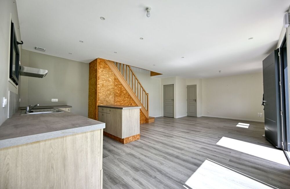 Vente Maison THURINS - MAISON récente P3 bis + Espace bureau avec cour de 60m² + 2 Parkings Thurins