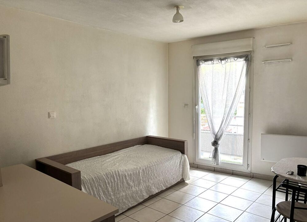 Vente Appartement Saint Etienne Sud studio de 18.5m² habitables pièce à vivre avec kitchenette, salle d'eau/WC. Balcon Ouest de 7m² Saint etienne