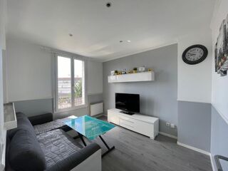  Appartement à louer 2 pièces 32 m²