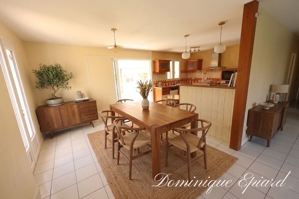 Vente Maison Havre de paix à Nouaillé : Maison 105 m² + Véranda 25 m², 3 CH, sans vis-à-vis. Proche commerces et double garage Nouaille maupertuis