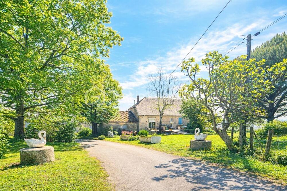Domaine authentique offrant gîte restauration, et événementiel dans un cadre naturel d'exception