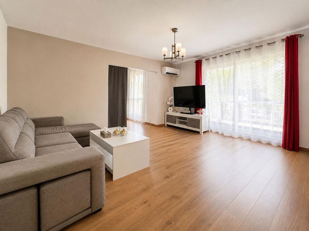 Vente Appartement Concorde plage, 1er étage : très bel appartement refait à neuf  : 88 m2 au total -76,37 m2 Loi Carrez Marignane
