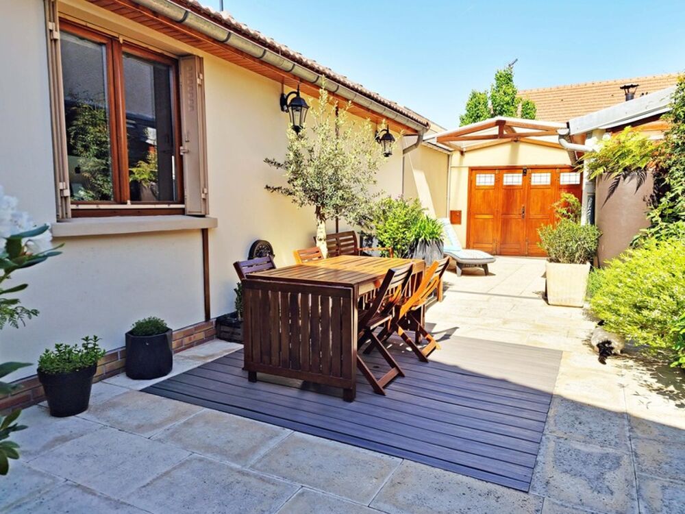 STAINS (93240) - VOTRE NOUVEAU CHAPITRE COMMENCE ICI ! Maison 5 Pièces au Charme Unique, Prête à Vivre