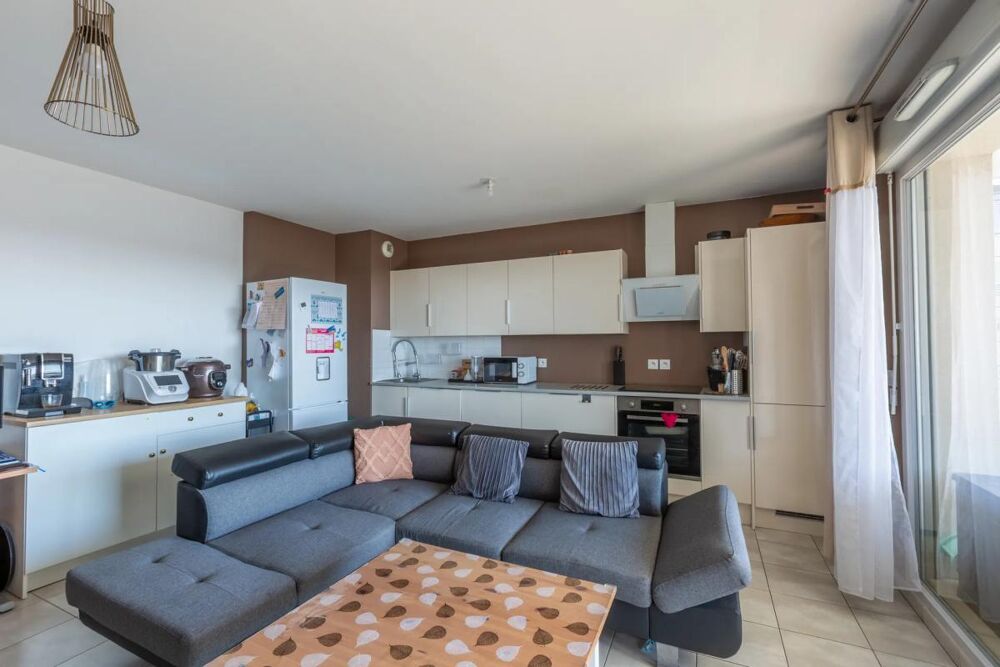 VENDU LOUÉ - 3 pièces de 63 m2, situé à Vaulx-en-Velin