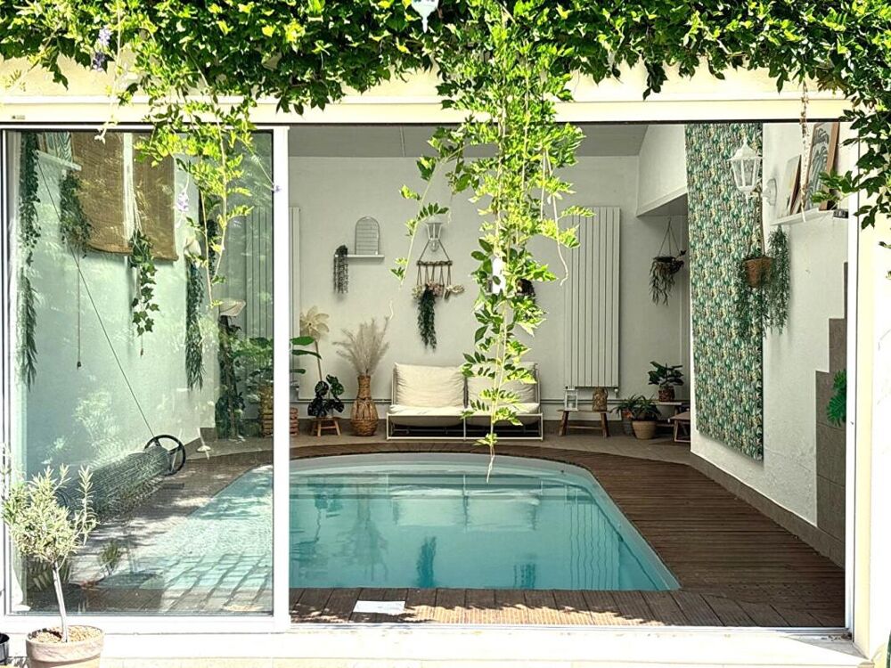 Vente Propriété/Château MAISON DE MAÎTRE EN PIERRE DU XVIIIe SIÈCLE - 350 M² - PISCINE INTÉRIEURE - PARC ARBORÉ DE 1874 M² Yvrac