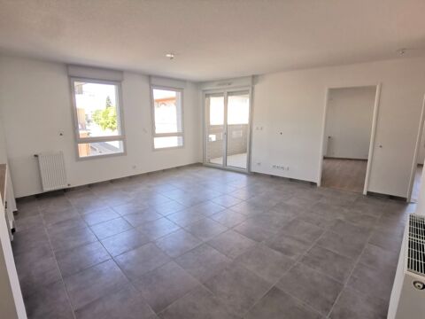   T3 avec balcon et parking � BEAUZELLE Appartement - 3 pi�ce(s) - 59 m�