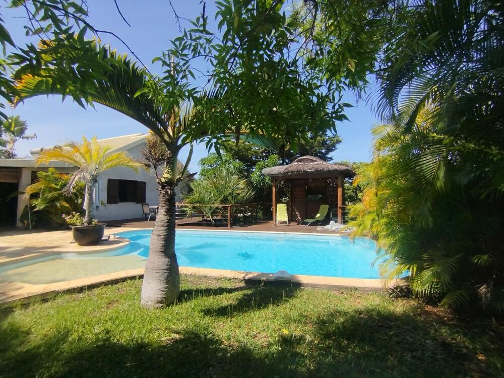 Location Villa Villa meublée de type F6 de 166 m² avec piscine - (EDF, EAU, ENTRETIEN JARDIN INCUS - TEOM OFFERTE) Saint gilles bains