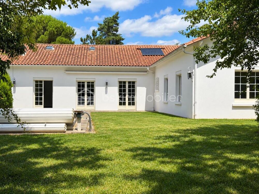 Vente Maison Un havre de paix avec piscine, à découvrir! Saint seurin sur l isle
