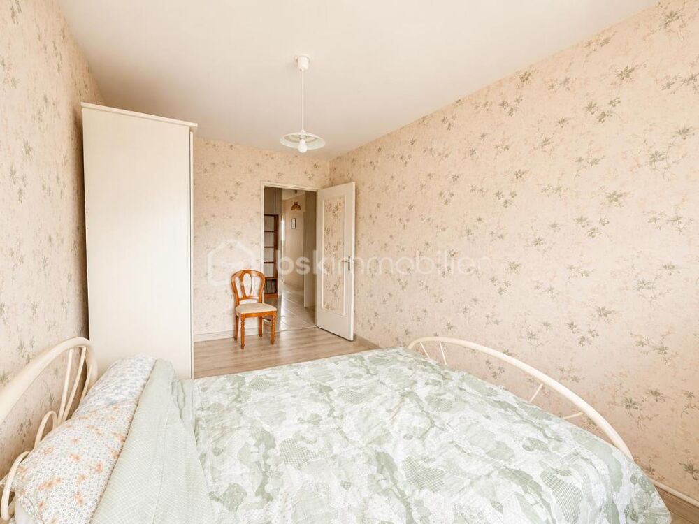 Vente Appartement Appartement T4 – 90 m² – Dernier étage – Vue dégagée – Balcon – Parking La roche sur yon