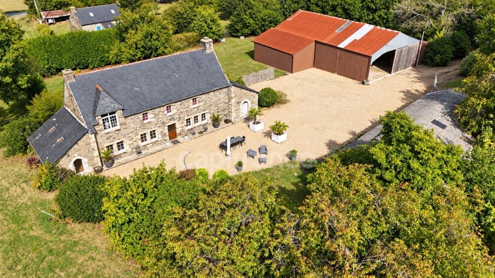 Vente Propriété/Château Propriété à vendre 8 pièces avec terrain et dépendances en périphérie de Carhaix-Plouguer Carhaix plouguer