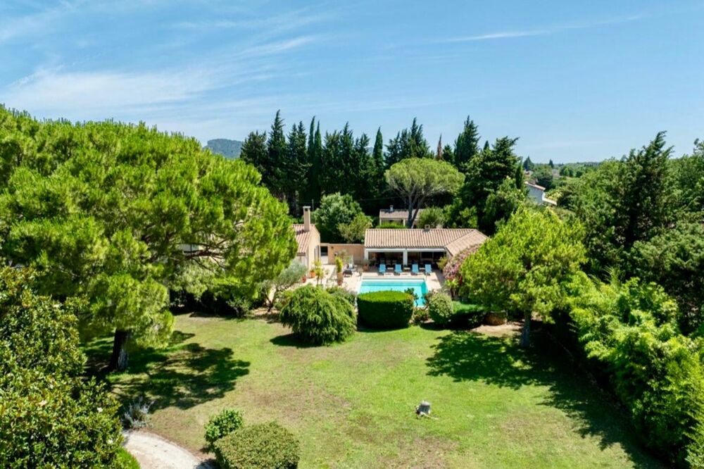 à vendre  Propriété/château Fontvieille (13990)