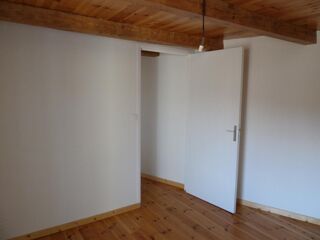  Appartement à louer 4 pièces 64 m²