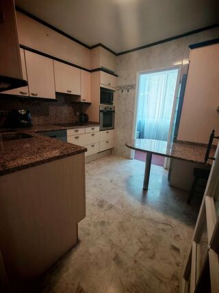  Appartement à louer 3 pièces 96 m²