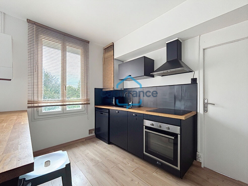 Maison familiale de 118 m² sur un terrain de 810 m² avec garage, cave et climatisation